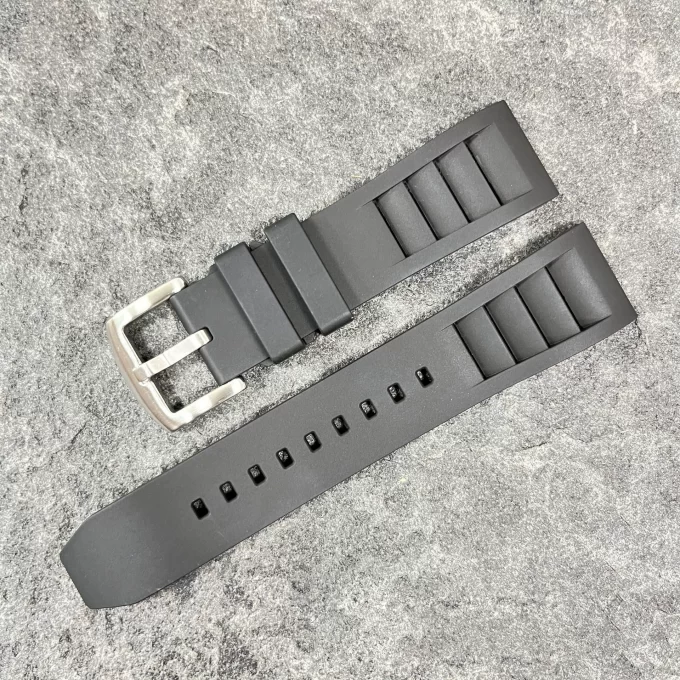 Universal fluororubber strap