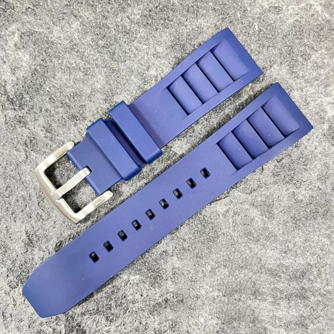 Universal fluororubber strap
