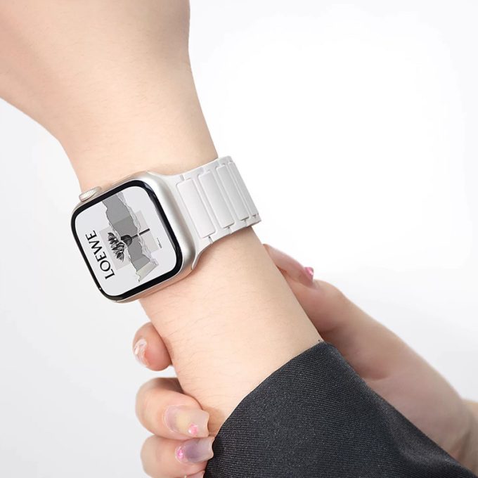 Two color magnetic suction apple silicone watch