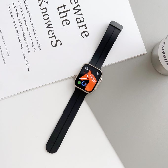 Replaceable sports strap