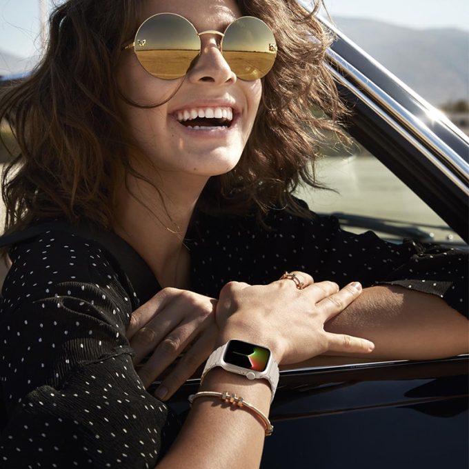 Two color magnetic suction apple silicone watch